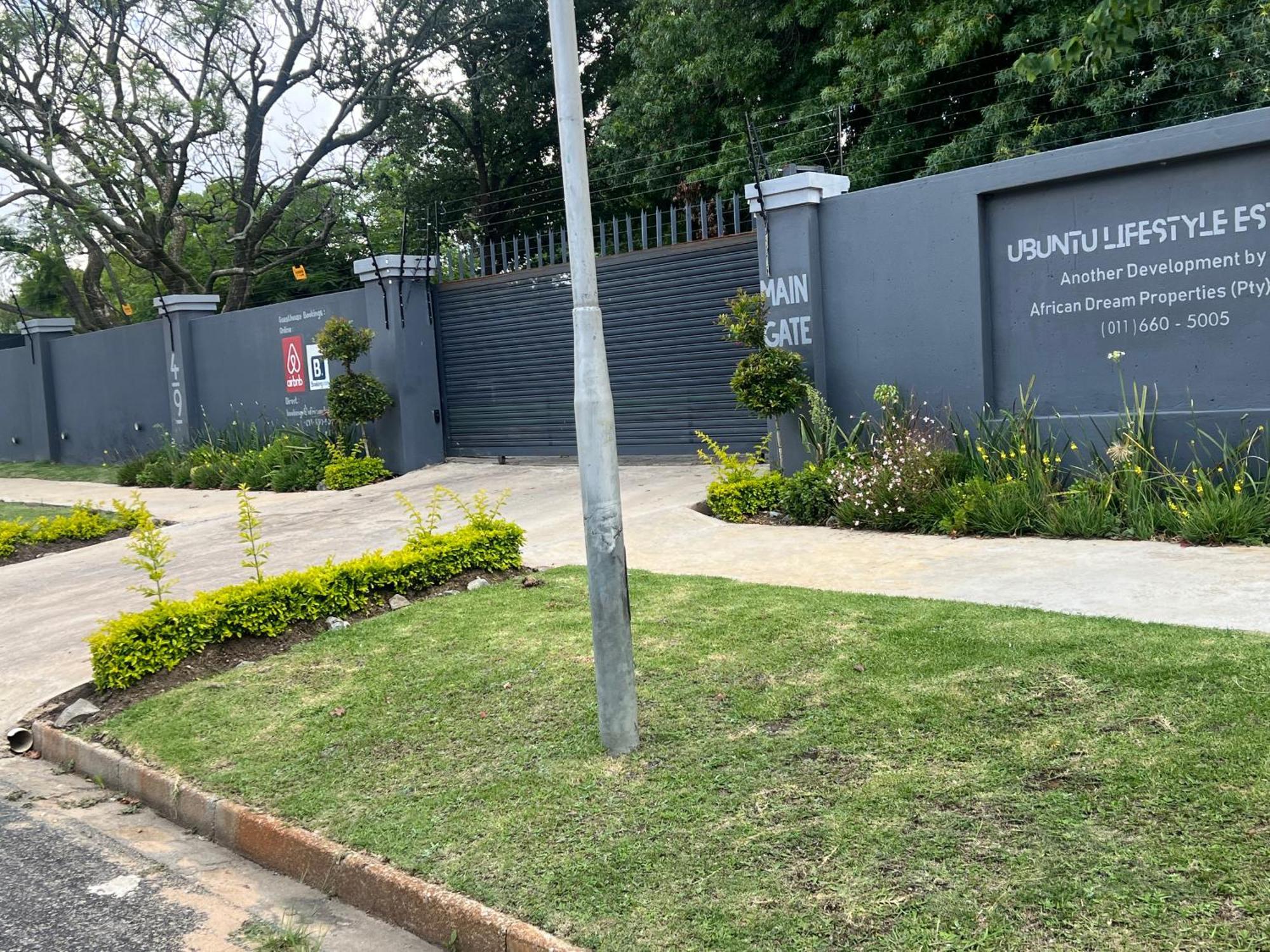 Ubuntu Lifestyle Estate Hotel Krugersdorp Buitenkant foto