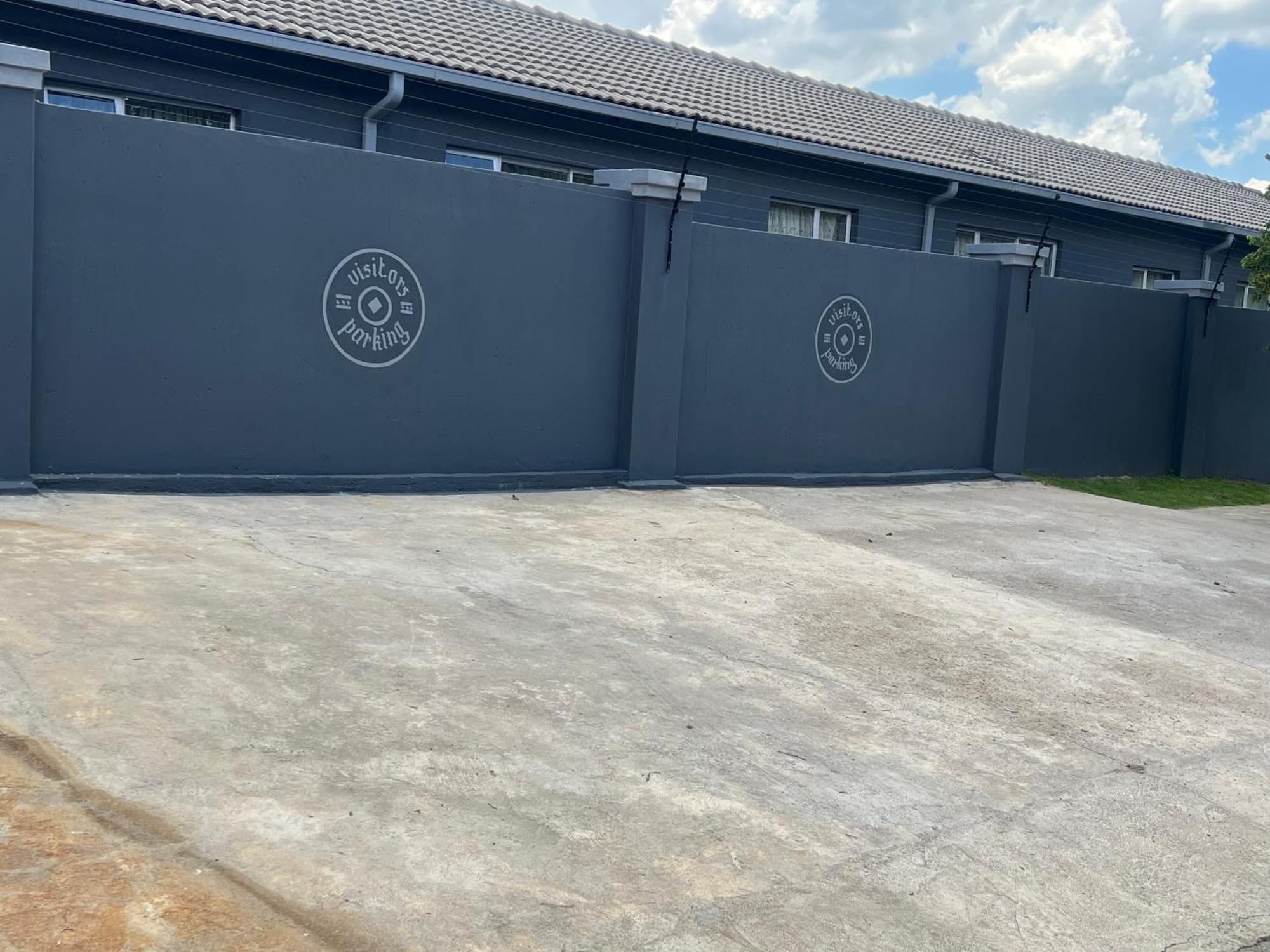 Ubuntu Lifestyle Estate Hotel Krugersdorp Buitenkant foto