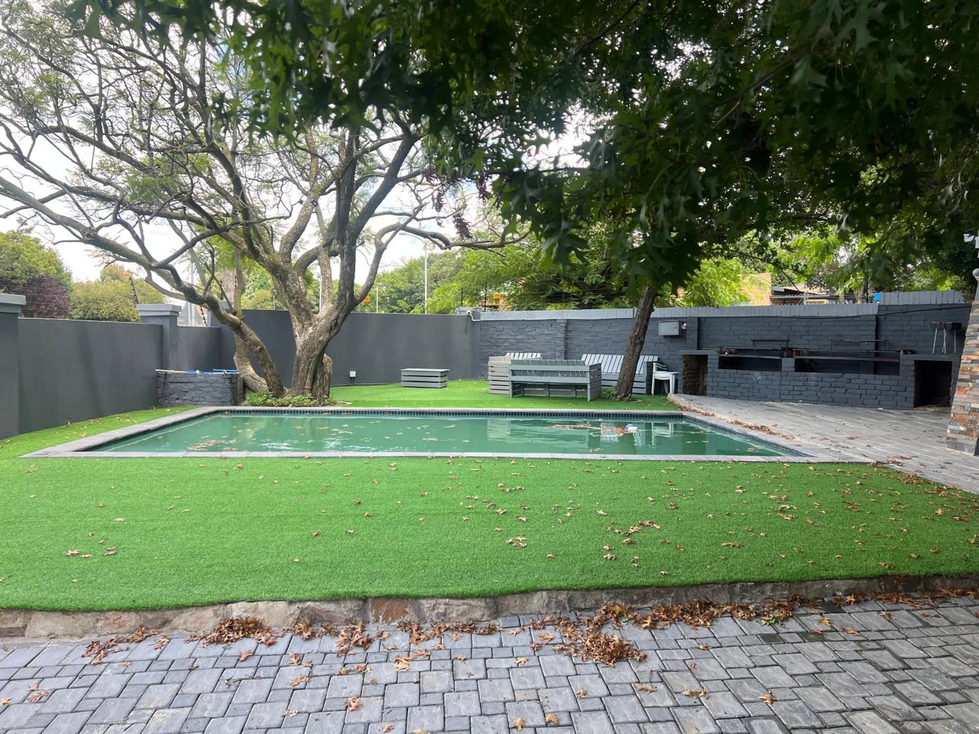 Ubuntu Lifestyle Estate Hotel Krugersdorp Buitenkant foto